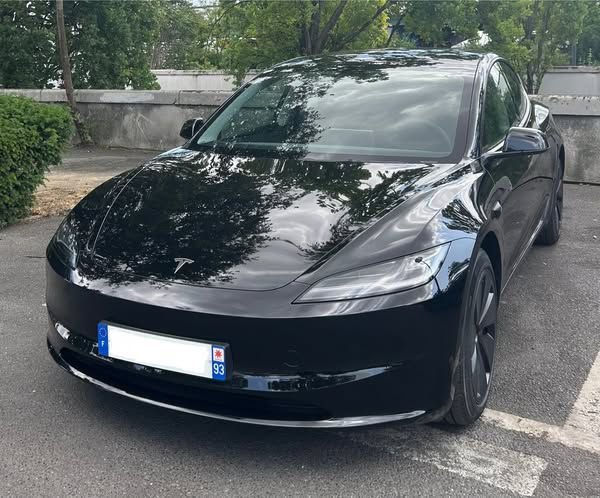 TESLA 3